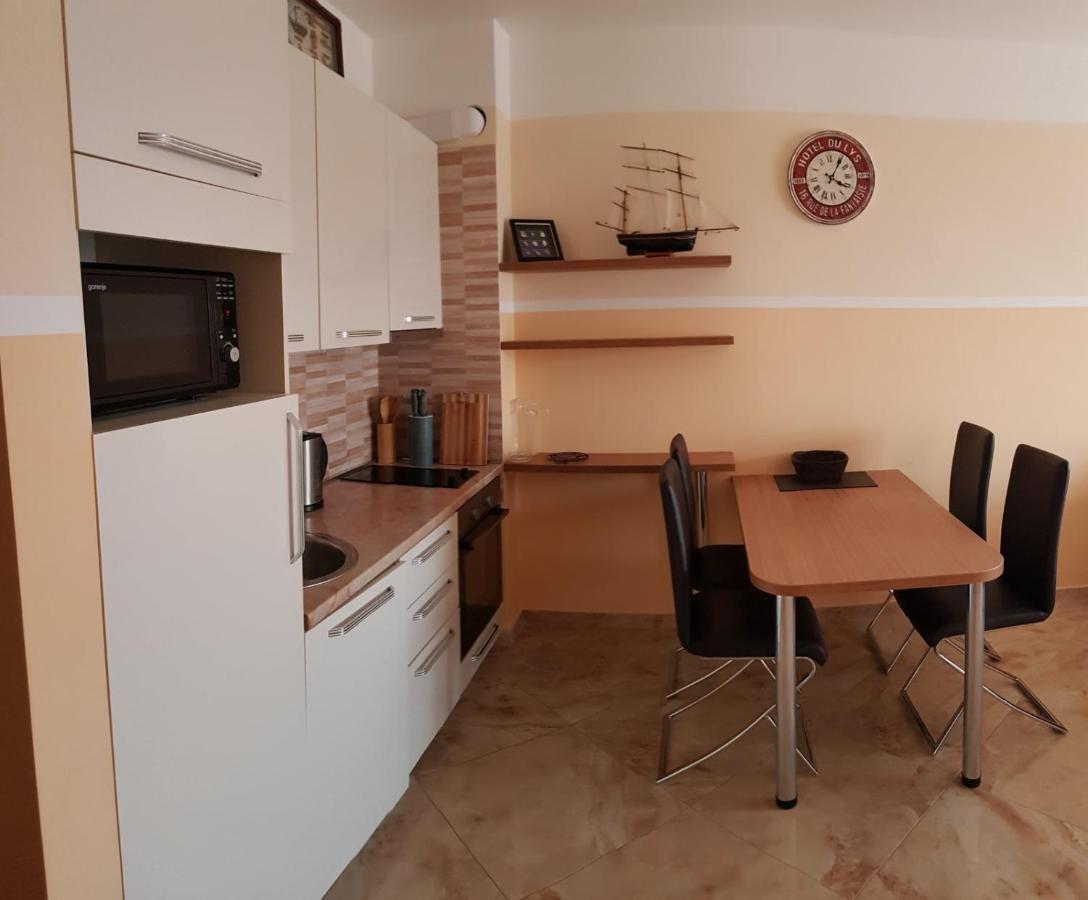 Apartment Sea Space 2 Dobra Voda Exterior photo